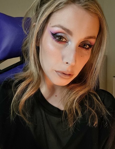 Chio Uyuni actress photos