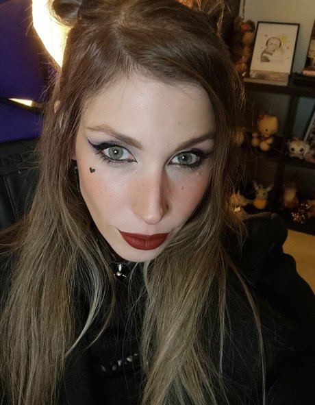 Chio Uyuni naked pornstar galleries