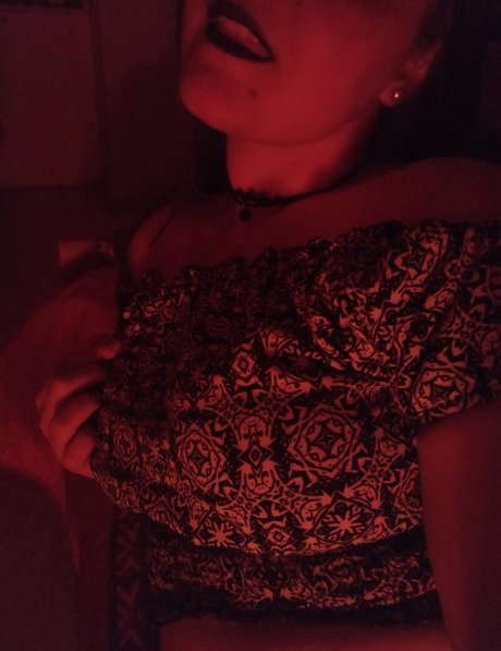 mordacia hot model photos