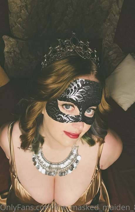 the masked maiden 87 model erotic picture