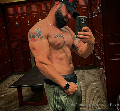 muscleflexx porn model pics