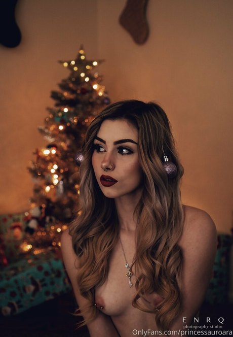 princessauroara pornographic model img